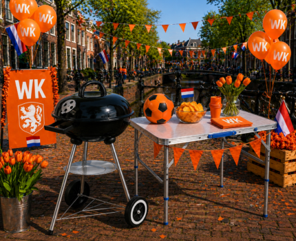 WK Houtskoolbarbecue & Inklapbare Campingtafel Set